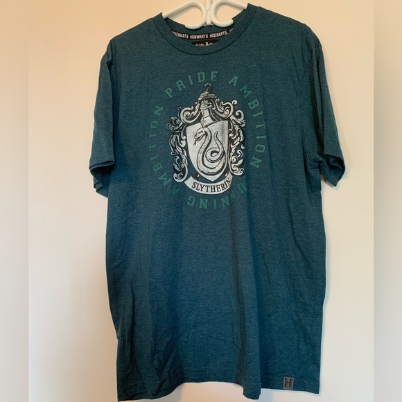 🌼TEES AND TANKS 3 FOR 25$🌼 Harry Potter Graphic Tee - Picture 1 of 2